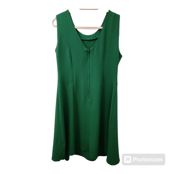 NWOT Dorothy Perkins Green Dress w/ Beaded Collar - Size 10 - Picture 3 of 4